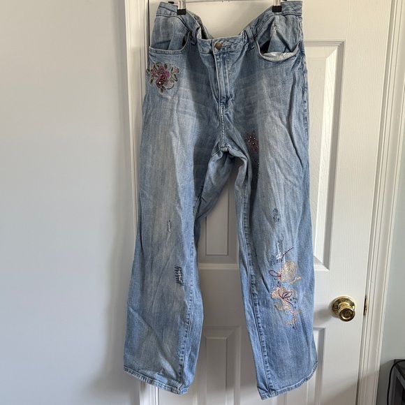 Venezia Denim - Vintage Y2K Lane Bryant Venezia Light Blue Embroidered Straight Leg Boho Jeans
